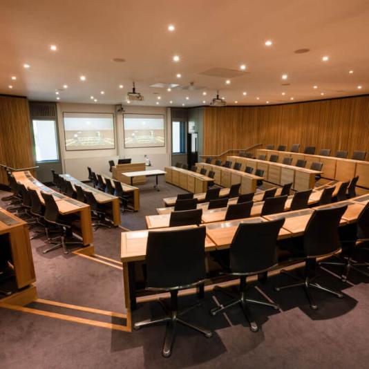 A tiered lecture theatre at Saïd Business School